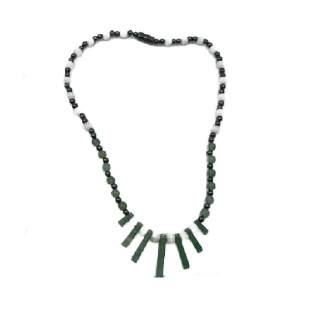 Vintage Jade and Mother of Pearl Bead Choker Necklace